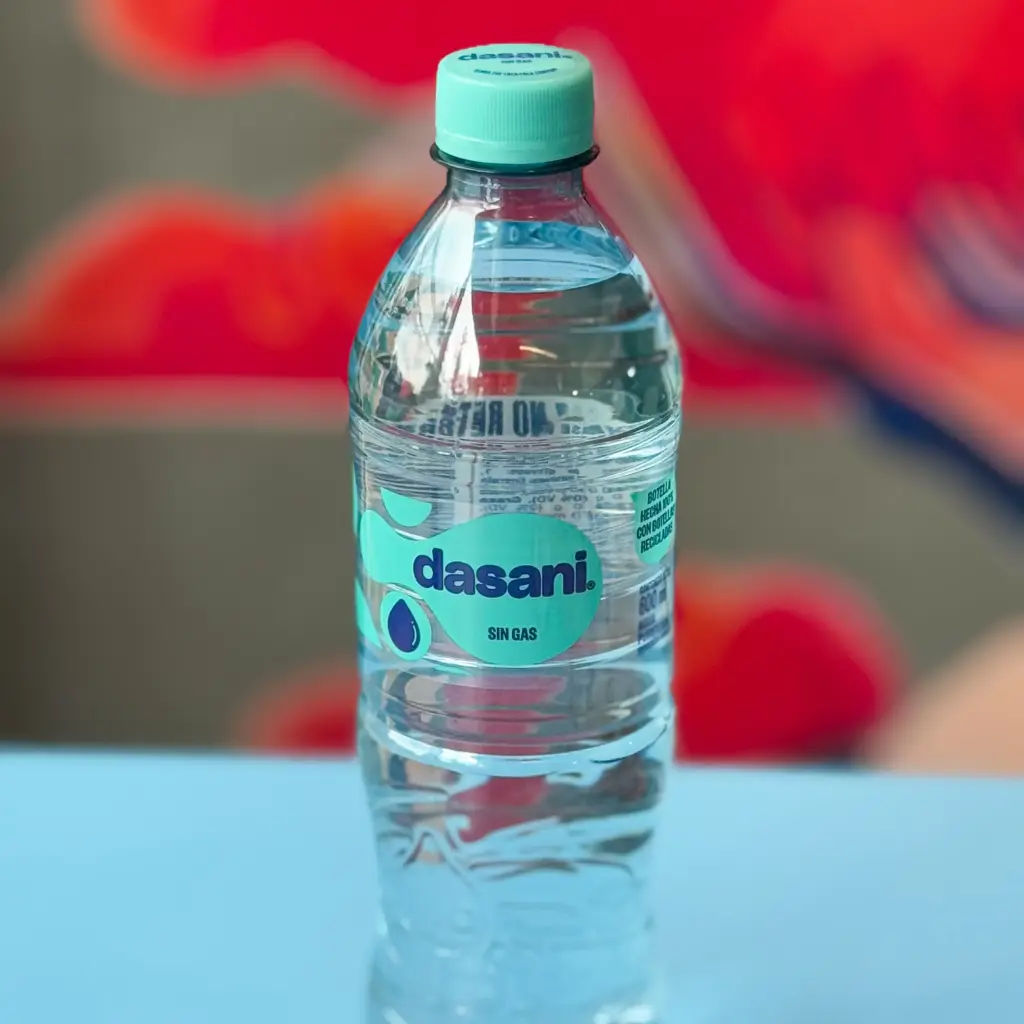 Agua sin gas